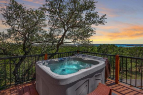 Scenic Treehouse